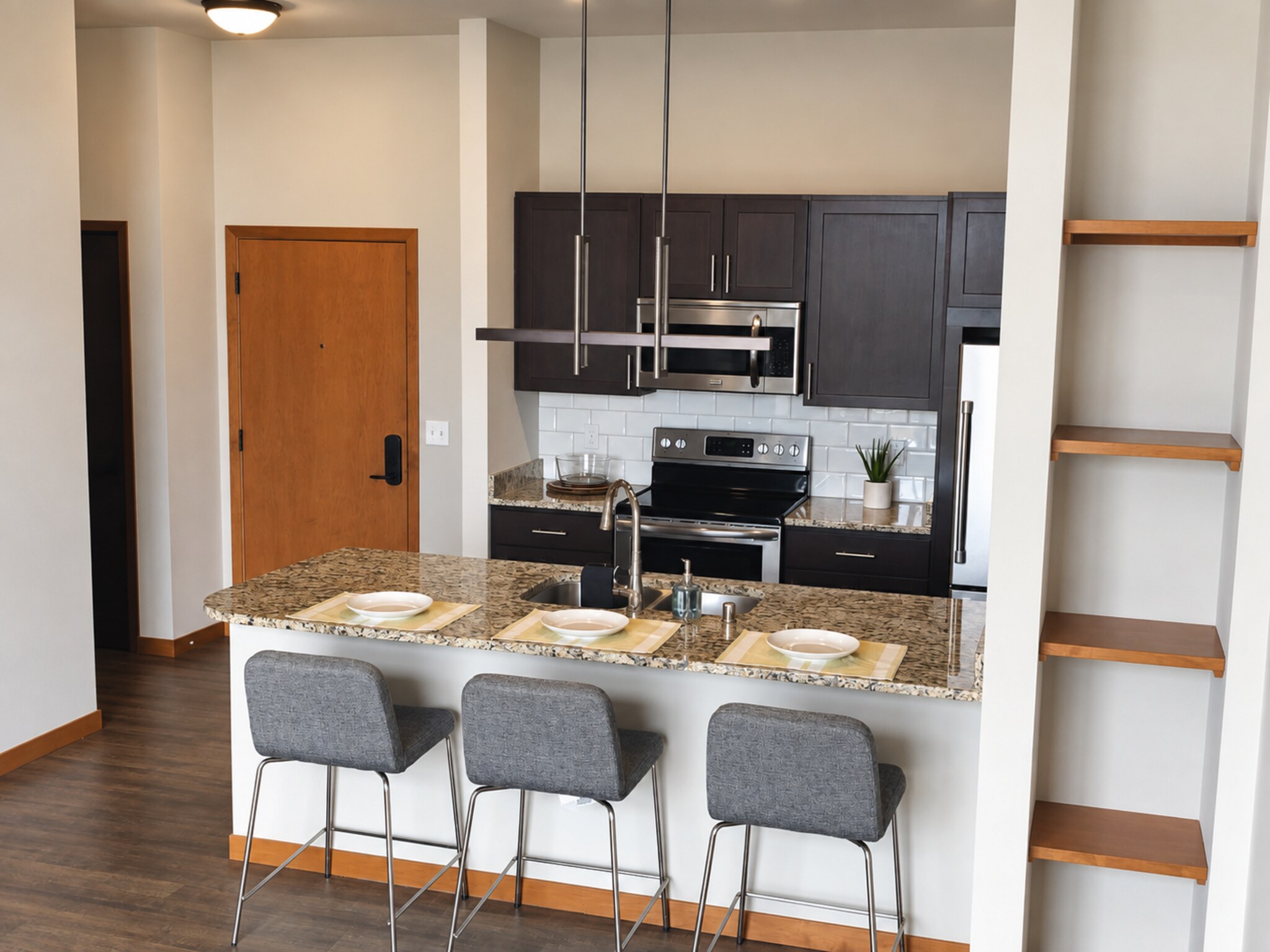 Middleton Station apartment kitchen and breakfast bar
