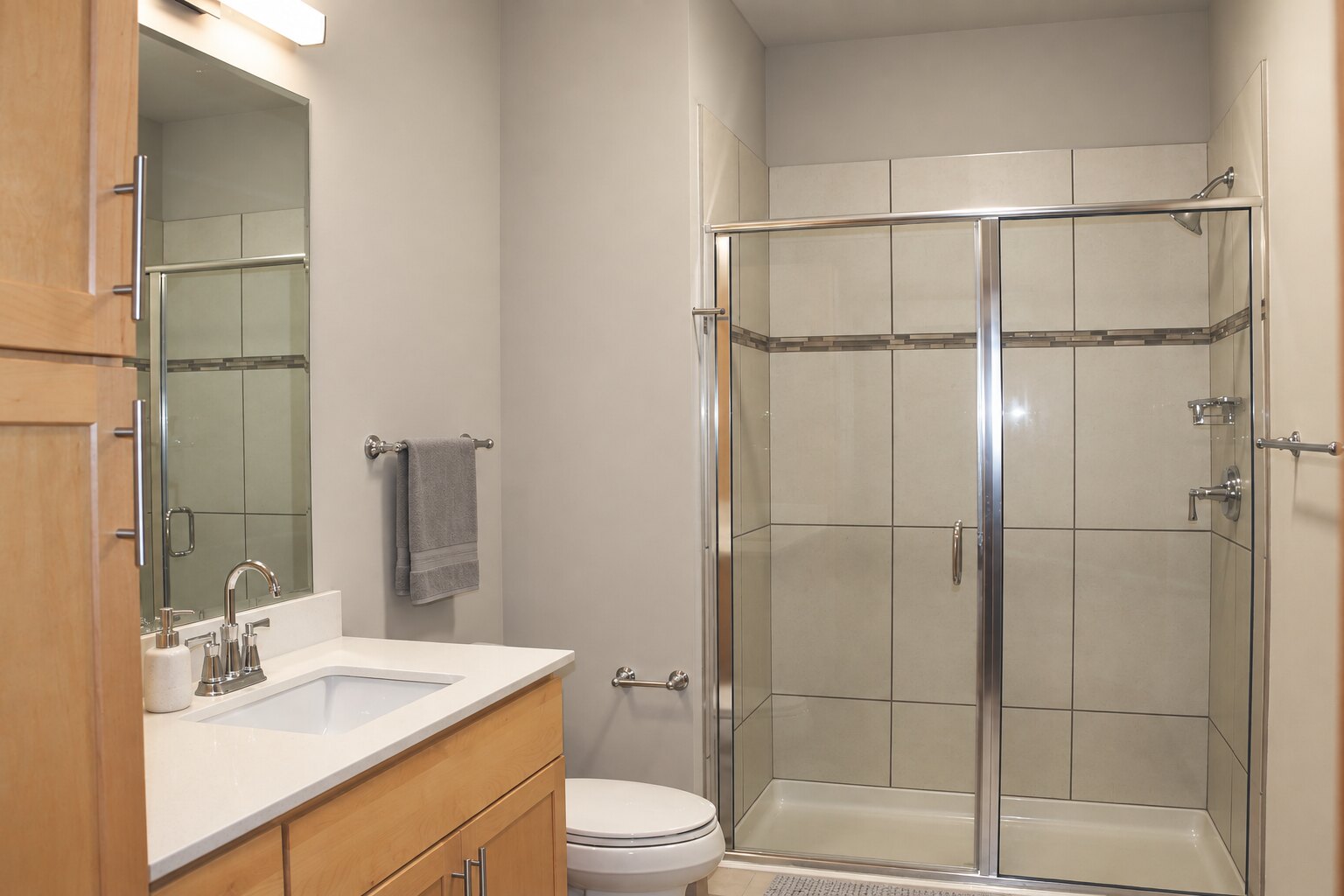 Representative Middleton Station apartment bathroom